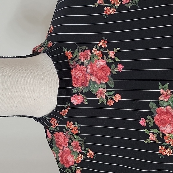 H&M Size 6 Black and Pink Floral with White Stripe Cotton Balloon-sleeved Blouse - Picture 2 of 13